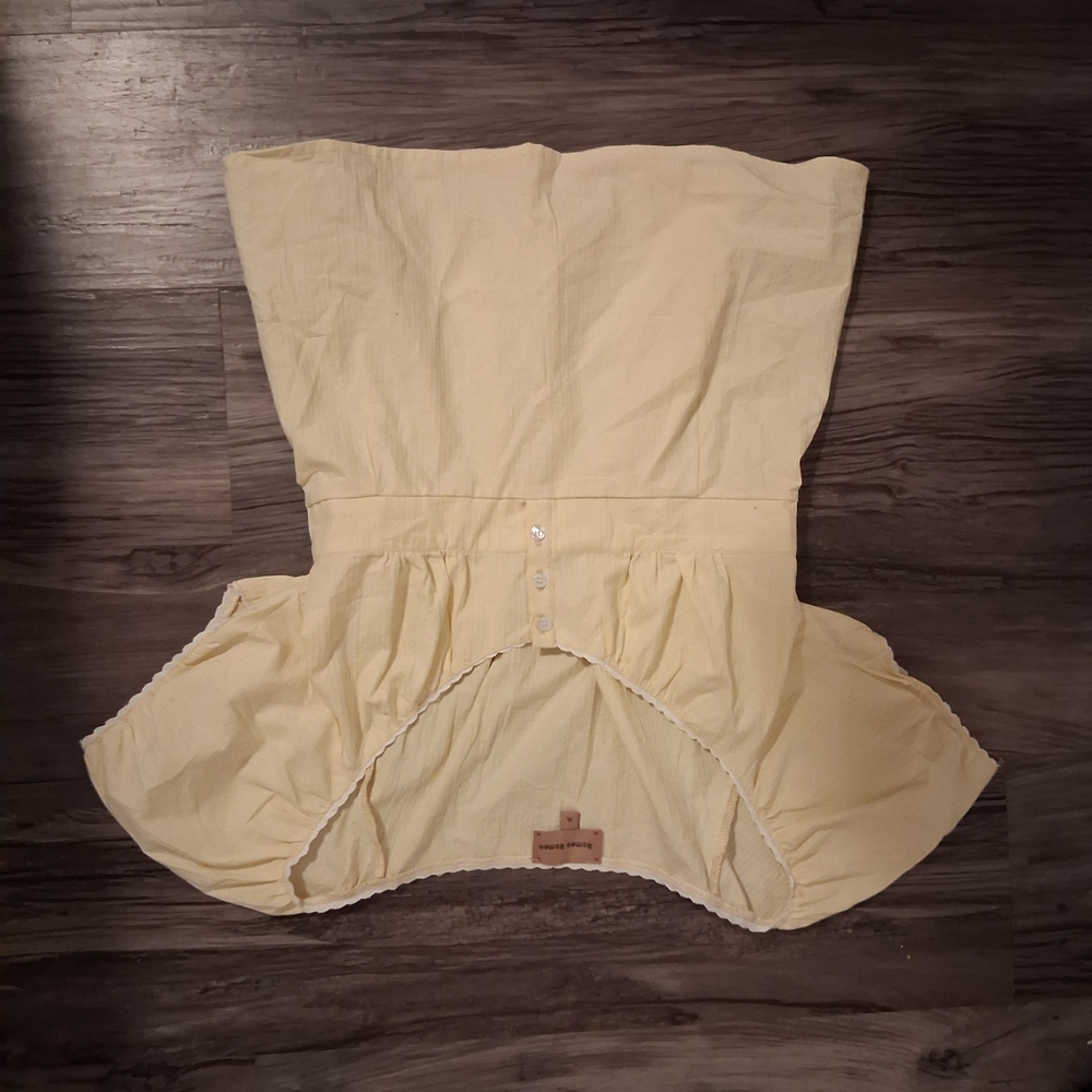 Yellow Short Sleeve top with Scalloped Trim